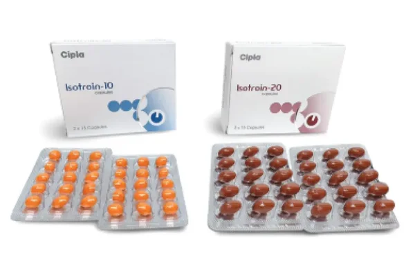 イソトレチノイン内服薬（10mg／20mg）の箱とシート